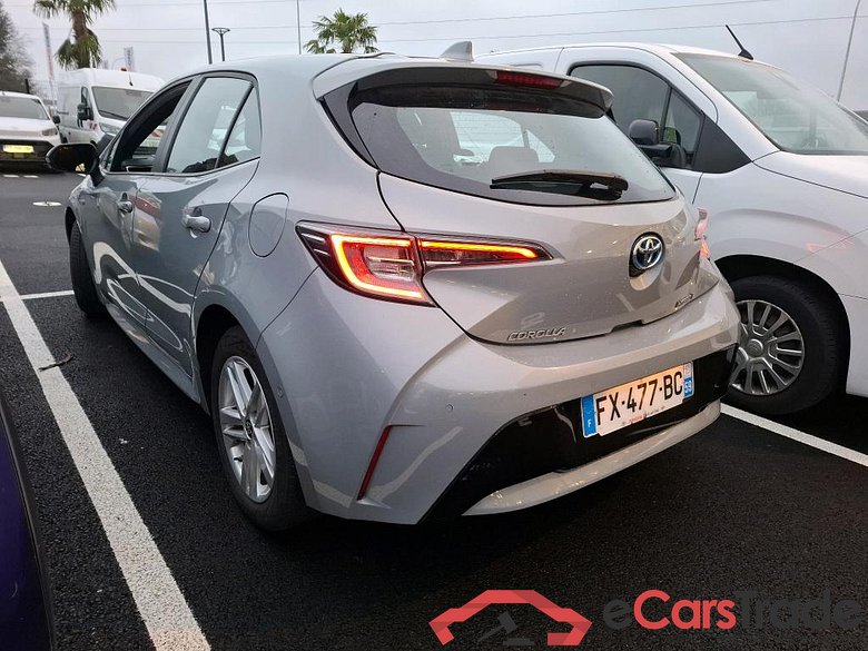 TOYOTA Corolla / 2018 / 5P / Berline Hybride 122h Dynamic Business Stage Acad #2