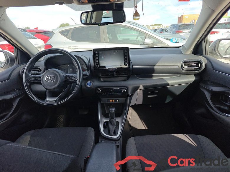 TOYOTA Yaris / 2020 / 5P / berlina con portón 1.5 120H Active Tech #3