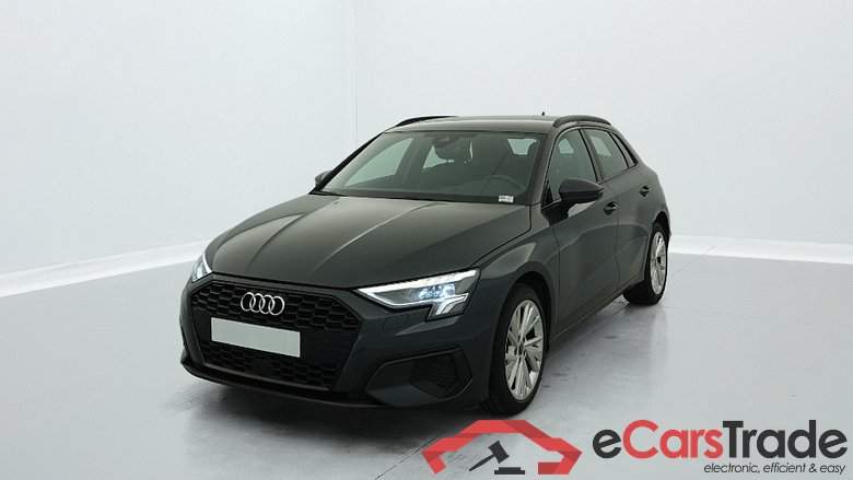 Audi A3 Sportback 35 TFSI Mild Hybrid 150 S tronic 7 Design Luxe #3
