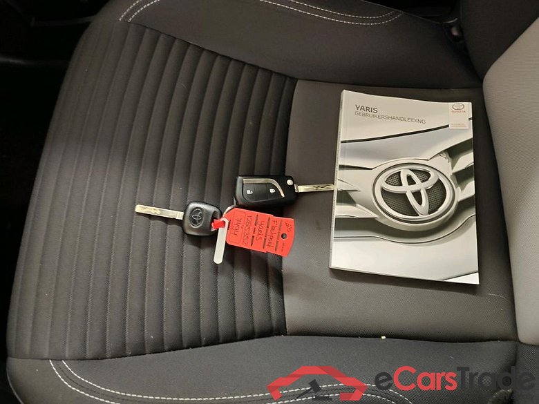Toyota Yaris 1.0 VVT-i Connect 5d #4
