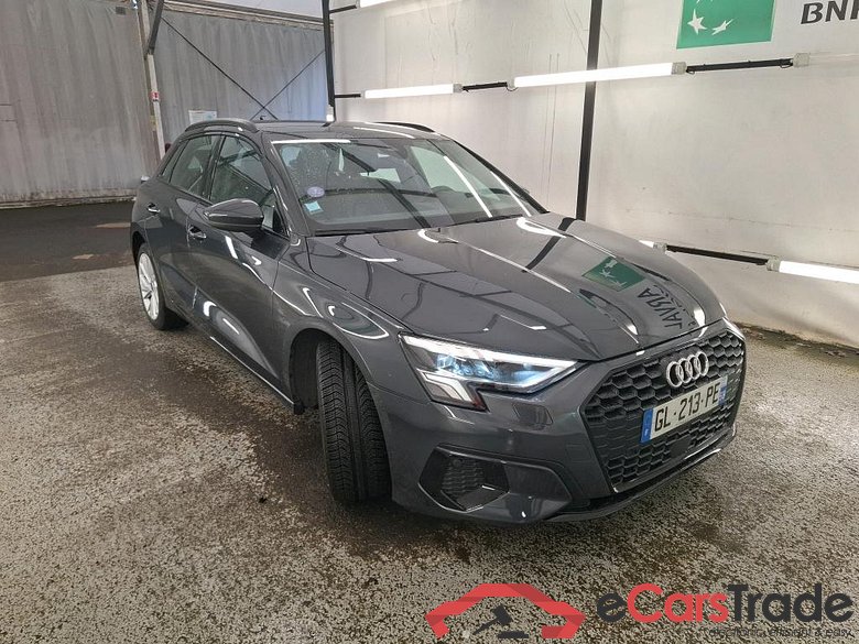 AUDI A3 Sportback / 2020 / 5P / Berline 35 TFSI 150 MHEV S Tronic Design Luxe #4