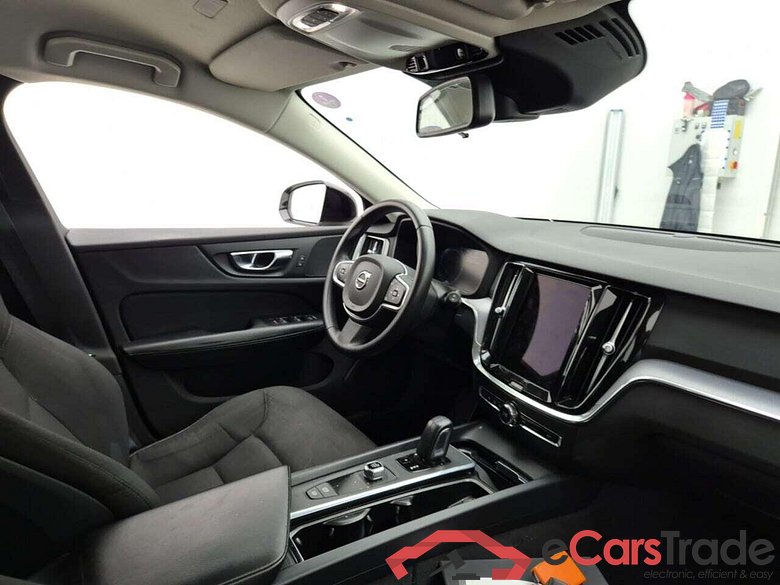 VOLVO V60 2.0 B3 Mom. Adv. #3