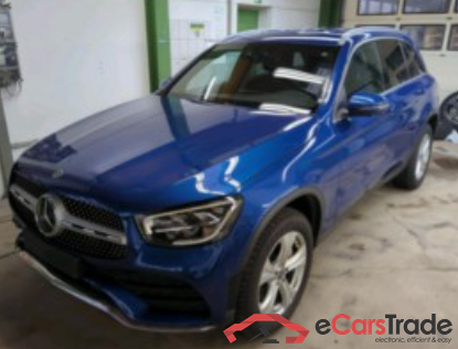 MERCEDES-BENZ GLC 300 de 4Matic 9G-TRONIC AMG Line 5d 143kW