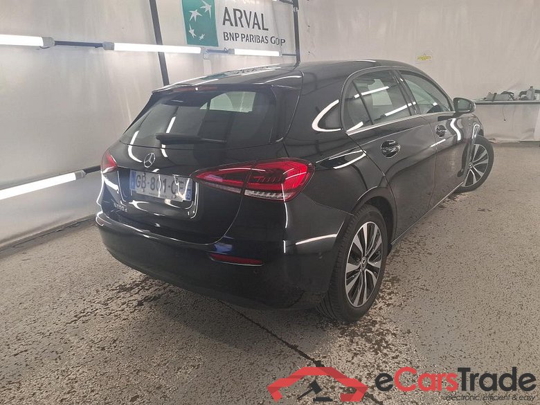 MERCEDES-BENZ Classe A Compact / 2018 / 5P / Berline A 200 d Business Line 8G-DCT #3