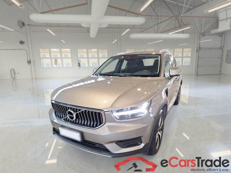 VOLVO XC40 / 2017 / 5P / SUV T5 PLUG-IN HYBRID AUTO RECH INSCRIP EXPR #1