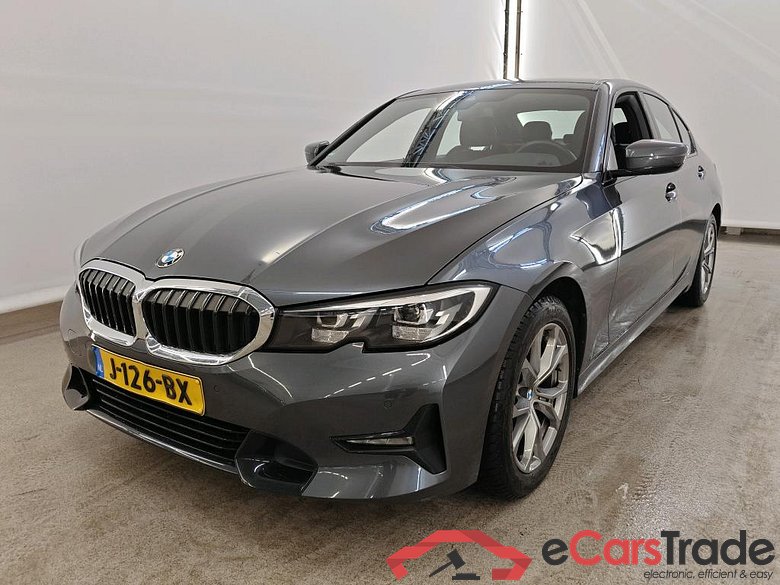 BMW 3 Serie Sedan 318iA Sport Line 4d #1