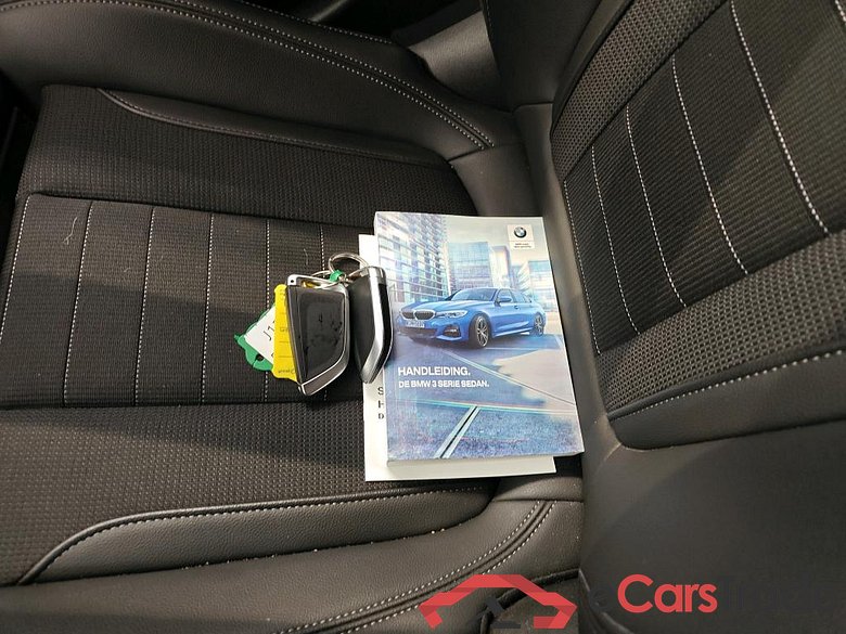 BMW 3 Serie Sedan 318iA Sport Line 4d #4