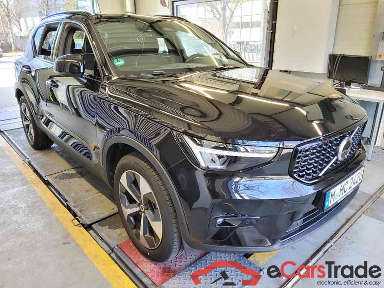 Volvo XC40 (2017->) DE - SUV5 B4 2WD EU6d, Ultimate Dark (EURO 6d), (Facelift) 2022 - 2023 #2