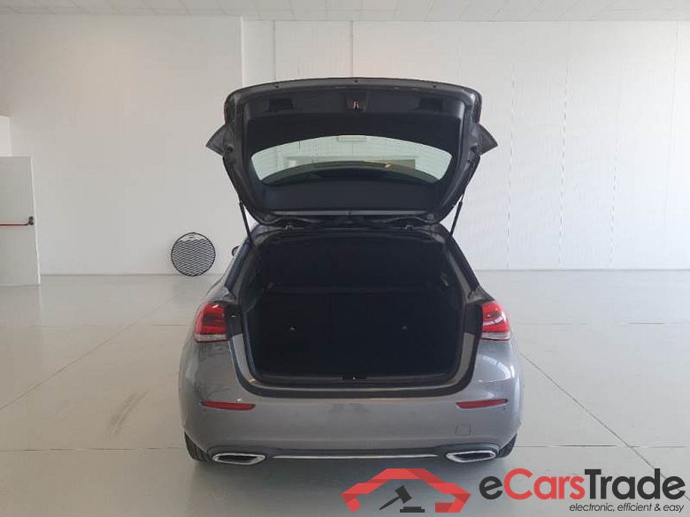 MERCEDES-BENZ CLASSE A / 2018 / 5P / BERLINA A 180 D AUTOMATIC SPORT #5