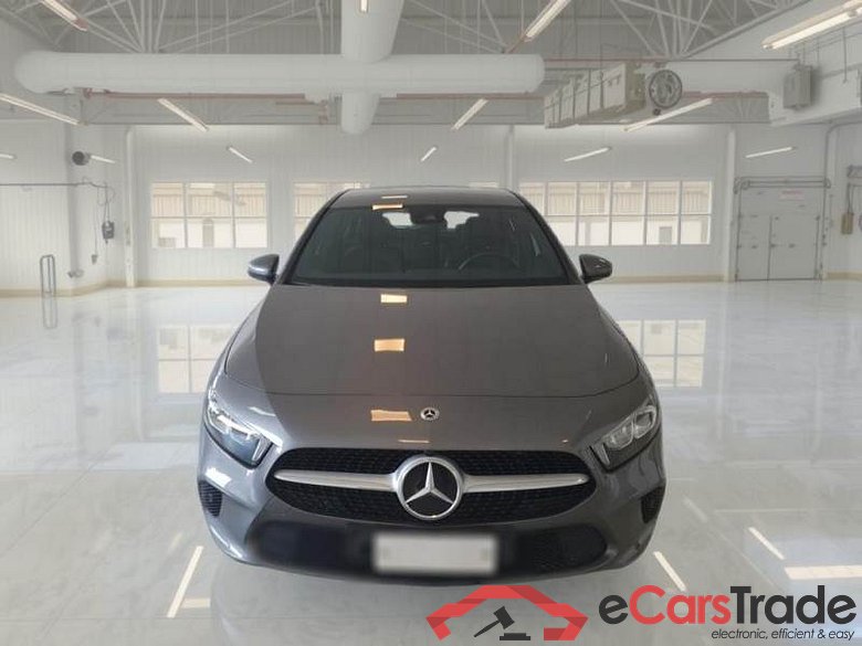MERCEDES-BENZ CLASSE A / 2018 / 5P / BERLINA A 180 D AUTOMATIC SPORT #6