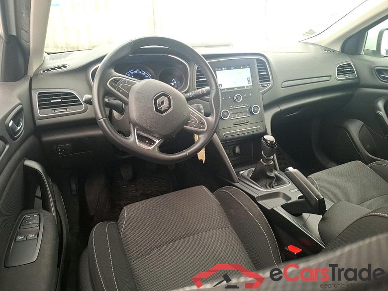Megane IV Berline 5pt. Société Air Nav 1.5 dCi 90CV BVM6 E6 #5