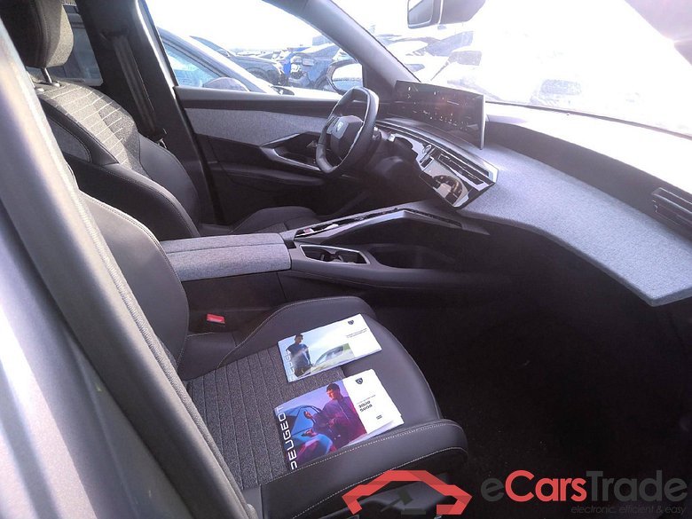 Peugeot 5008 Allure Hybrid 136 e-DCS6 #3