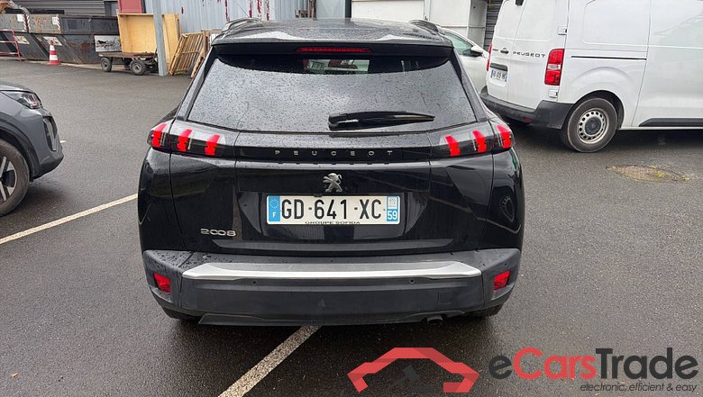 Peugeot 2008 Style 1.2L PureTech 100 S&S (BVM6) #6
