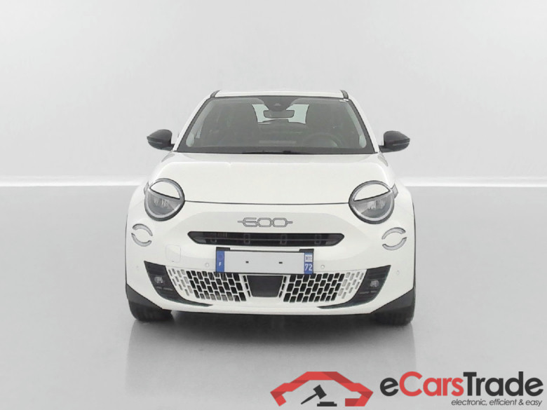 Fiat 600 Pop 1.2L Hybrid Turbo 145ch #2