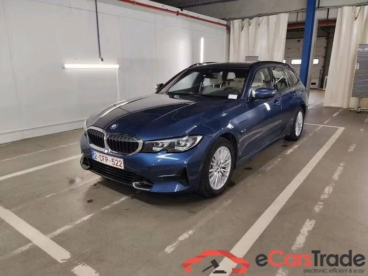 BMW 3 Reeks Touring 3 Reeks Touring 320e (150 kW) (PHEV) 150kW/204pk  5D/P Auto-8