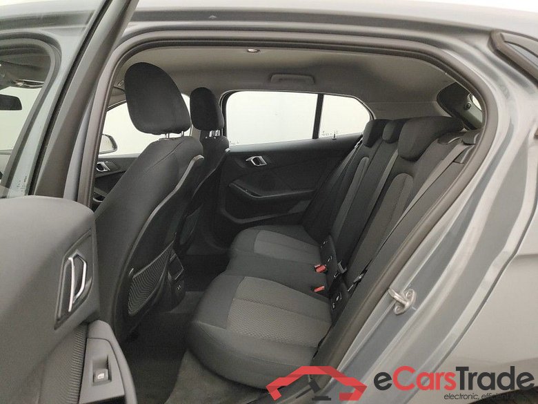 BMW 1 HATCH DIESEL - 2019 118 dA 150hp (EU6AP) 5d #2
