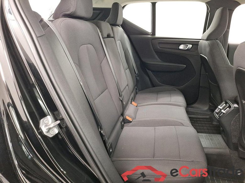 VOLVO XC40 1.5 T2 MOMENTUM PRO #6