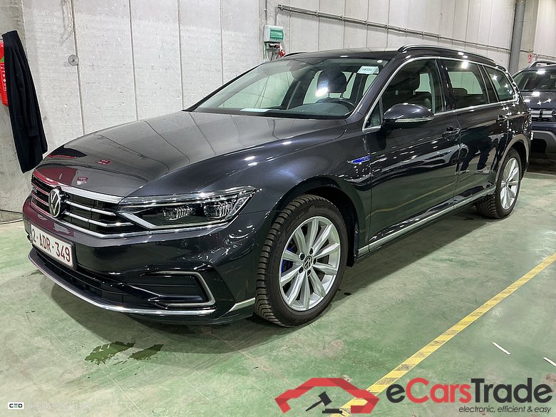 VOLKSWAGEN Passat 1.4 TSI MSQ VARIANT GTE BUSINESS