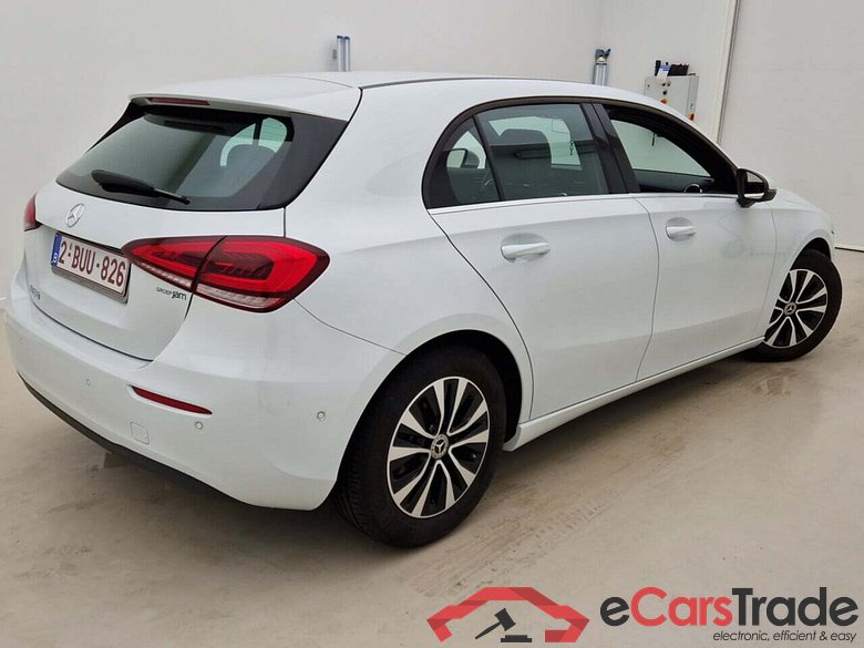 MERCEDES-BENZ A-KLASSE 1.3 180 7G-DCT BUSINESS LINE #1