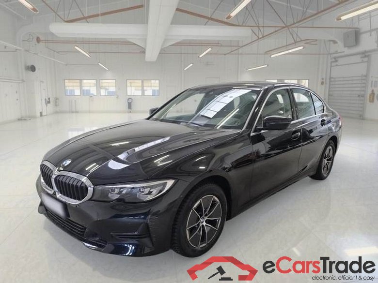 BMW SERIE 3 / 2018 / 4P / BERLINA 318D 48V BUSINESS ADVANTAGE AUTO