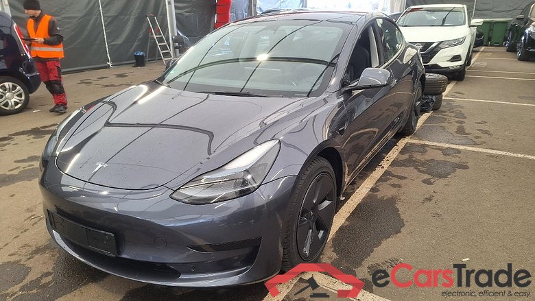 TESLA Model 3 RWD Hinterradantrieb 4d 239kW #1