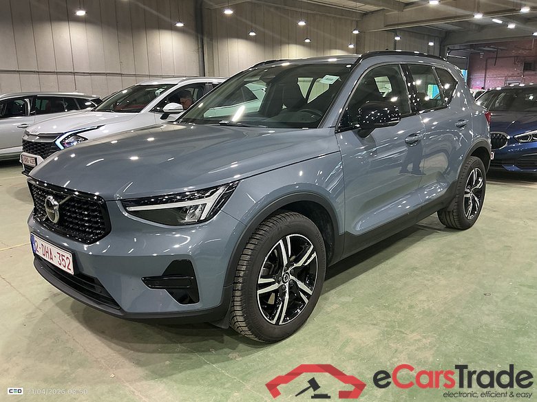 VOLVO XC40 2.0 B3 MHEV PLUS DARK DESIGN DCT