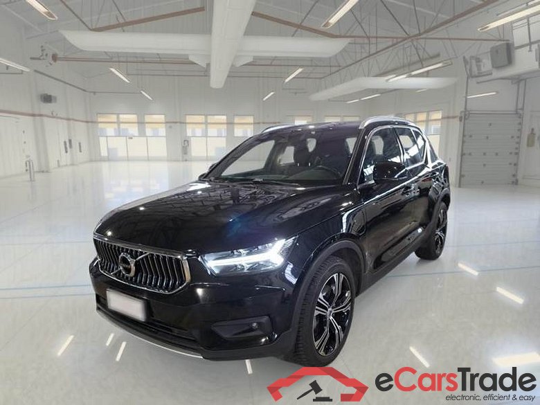 VOLVO XC40 / 2017 / 5P / SUV T5 PLUG-IN HYBRID AUTO RECH INSCRIP EXPR