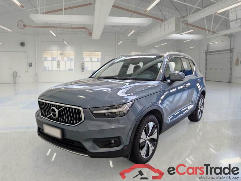 VOLVO XC40 / 2017 / 5P / SUV T5 PLUG-IN HYBRID AUTO RECH INSCRIP EXPR