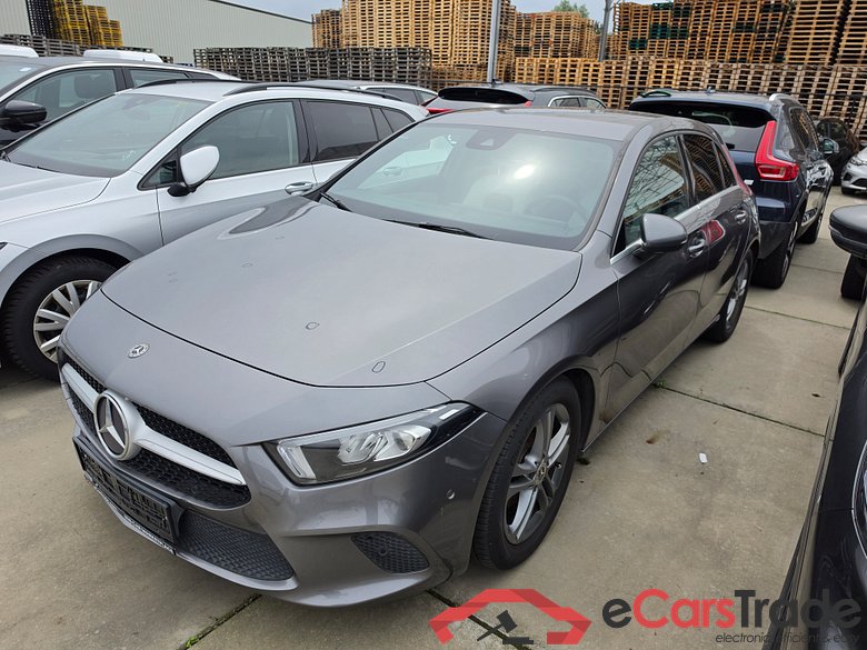 Mercedes A 180d Aut. LED-Xenon Widescreen Navi 1/2 Sport-Leather KeylessGo Camera Klima PDC ...