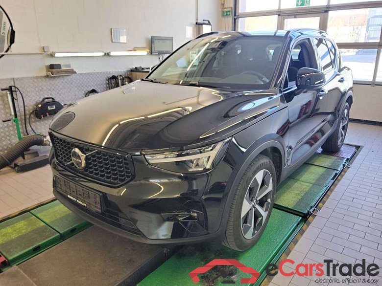 Volvo XC40 (2017->) DE - SUV5 B4 AWD EU6d, Ultimate Dark (EURO 6d), (Facelift) 2022 - 2022