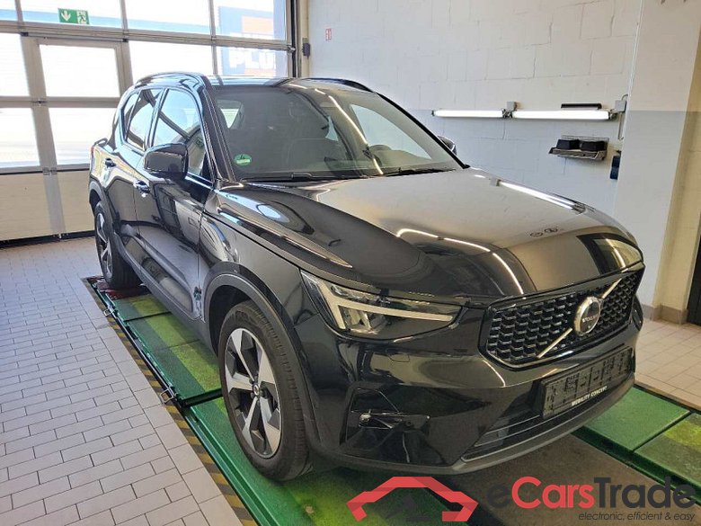 Volvo XC40 (2017->) DE - SUV5 B4 AWD EU6d, Ultimate Dark (EURO 6d), (Facelift) 2022 - 2022 #2