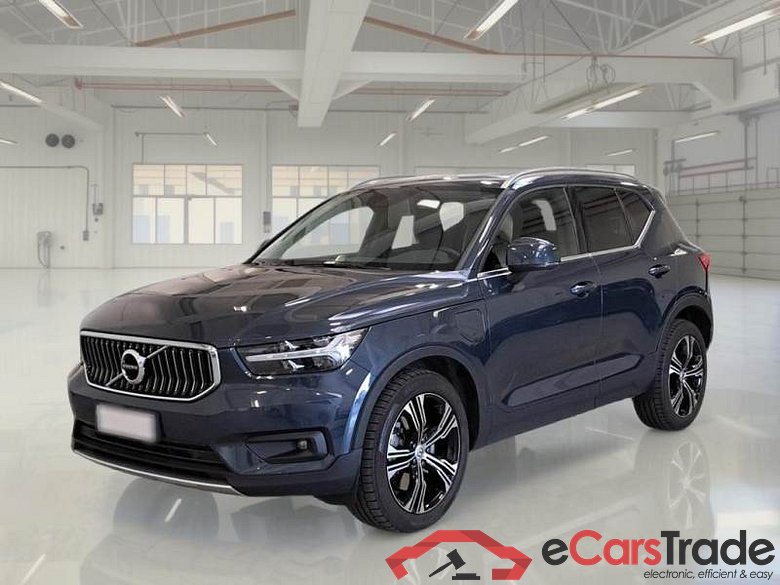 VOLVO XC40 / 2017 / 5P / SUV T5 PLUG-IN HYBRID AUTO RECH INSCRIP EXPR
