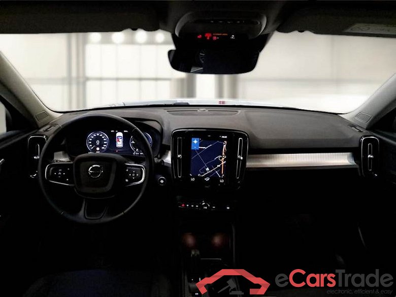 VOLVO XC40 / 2017 / 5P / SUV T5 PLUG-IN HYBRID AUTO RECH INSCRIP EXPR #3