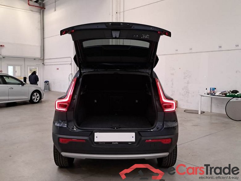 VOLVO XC40 / 2017 / 5P / SUV T5 PLUG-IN HYBRID AUTO RECH INSCRIP EXPR #5