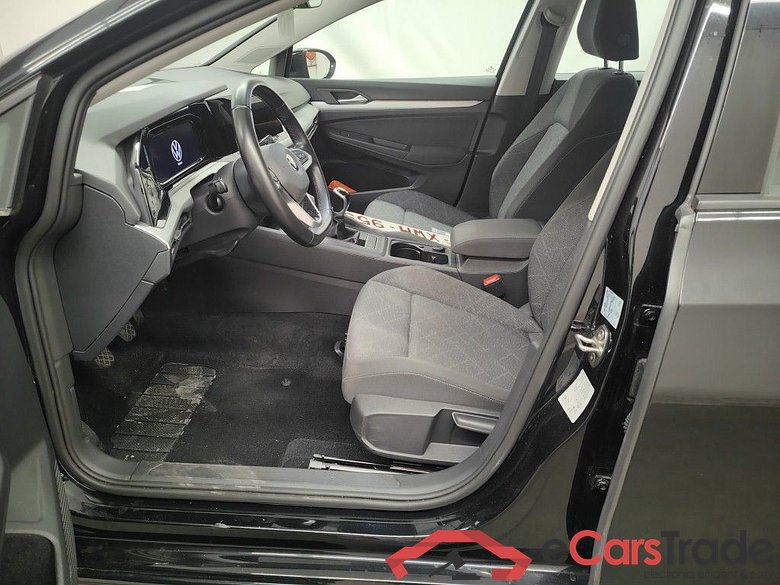 Volkswagen Golf VIII 1.5 TSI Life 5d #3