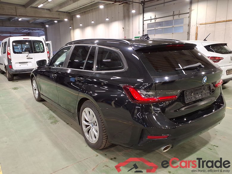 BMW 3 SERIES TOURING 2.0 330E (215KW) TOURING #2