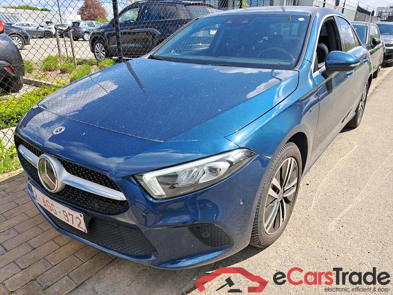 Mercedes A 250e Limo Plug-In Hybrid Aut. LED-Xenon Widescreen Ambient Distronic Navi Sport-Leather KeylessGo Camera Klima PDC ...