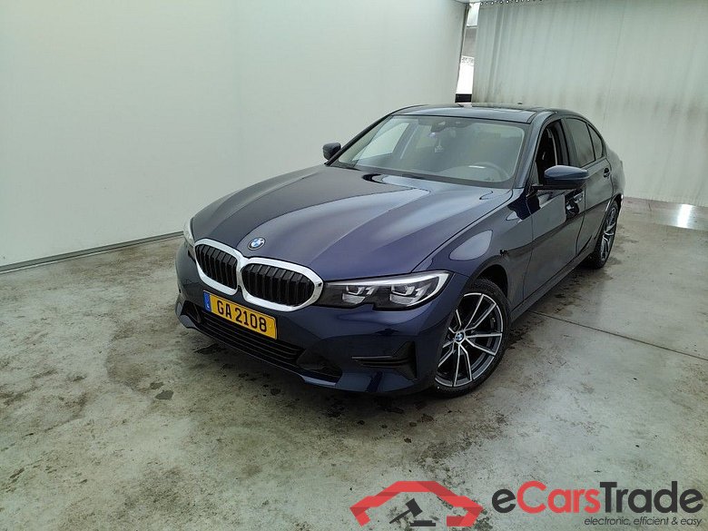 BMW 3 DIESEL - 2019 318 dA 150 MHD AdBlue 4d