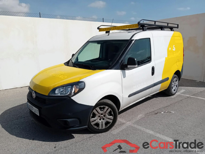 FIAT Doblò Cargo/2015/4P/furgón derivado de turismo Cargo SX 1.6 Mjet 77kW (105CV)
