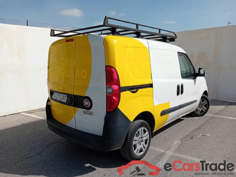 FIAT Doblò Cargo/2015/4P/furgón derivado de turismo Cargo SX 1.6 Mjet 77kW (105CV) #2
