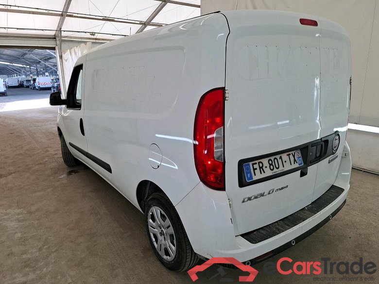 FIAT Doblò Cargo / 2015 / 4P / Fourgonnette Maxi 1.3 Multijet 95 Pro Lounge 750kg #2