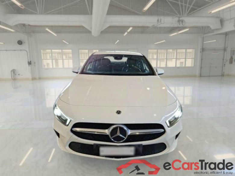 MERCEDES-BENZ CLASSE A / 2018 / 4P / BERLINA A 180 D AUTOMATIC BUSINESS #6