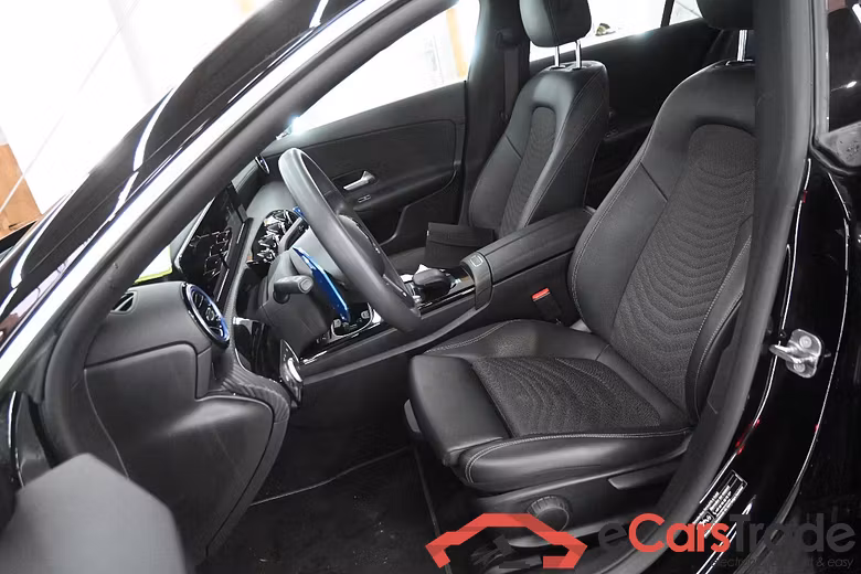 MERCEDES-BENZ CLA 180 d Shooting Brake 8G-DCT 5d 85kW #4