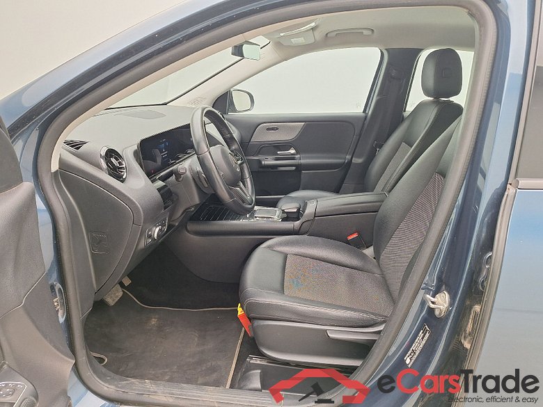Mercedes GLA 180d Aut. Widescreen Navi 1/2 Leather KeylessGo Camera Klima PDC ... #5