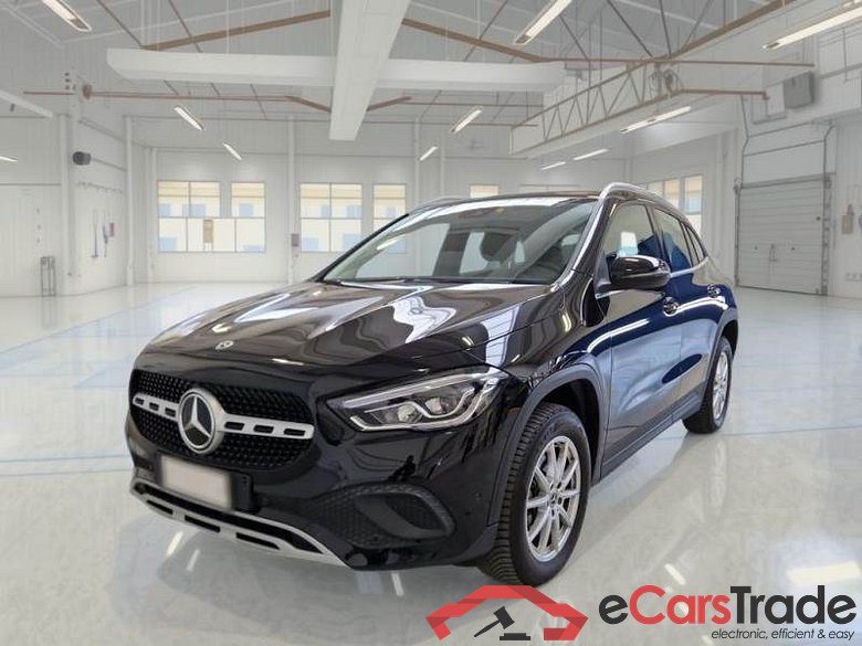 MERCEDES-BENZ GLA / 2020 / 5P / CROSSOVER GLA 180 D AUTOMATIC BUSINESS EXTRA