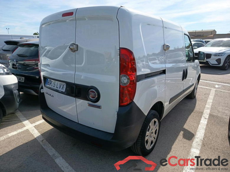 FIAT Doblò Cargo/2015/4P/furgón derivado de turismo Cargo SX 1.6 Mjet 66kW (90CV) (AC) #2