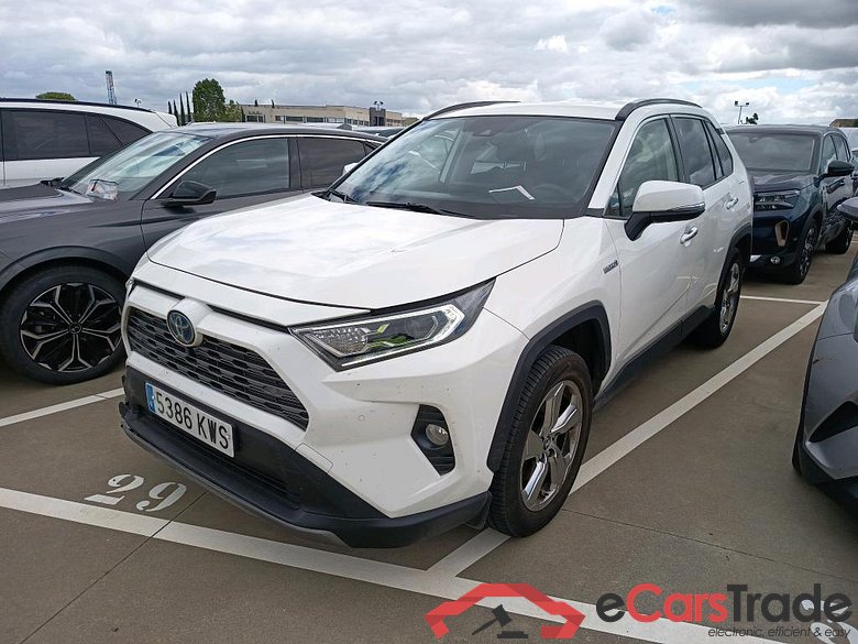 TOYOTA Rav4 / 2018 / 5P / todoterreno 2.5l 220H Luxury