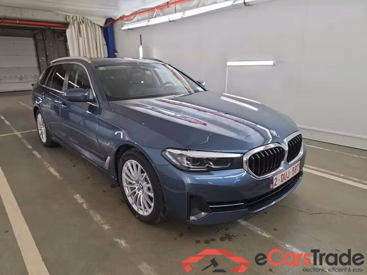 BMW 5 Reeks Touring Série 5 Touring 530e Auto (PHEV) 215kW/292pk  5D/P Auto-8 - CO2 incomplet #2