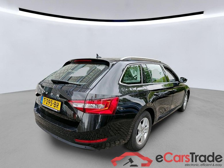 SKODA Superb Combi 110 kW #6