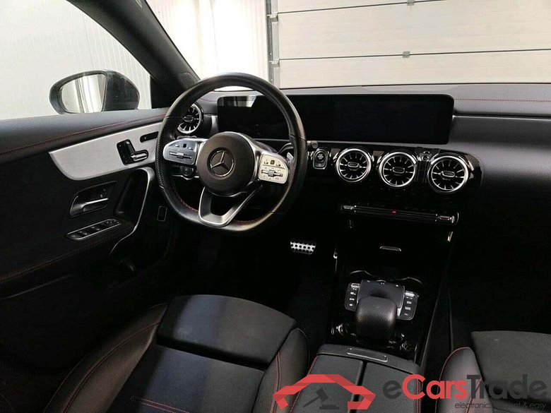 MERCEDES-BENZ CLA-klasse Shooting Brake 180 Bns Sol. AMG #3